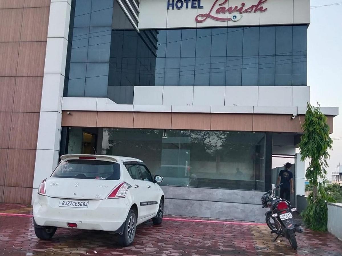 Jmc Hotel Lavish Akolia Bagian luar foto