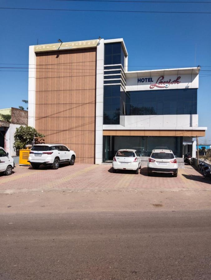 Jmc Hotel Lavish Akolia Bagian luar foto